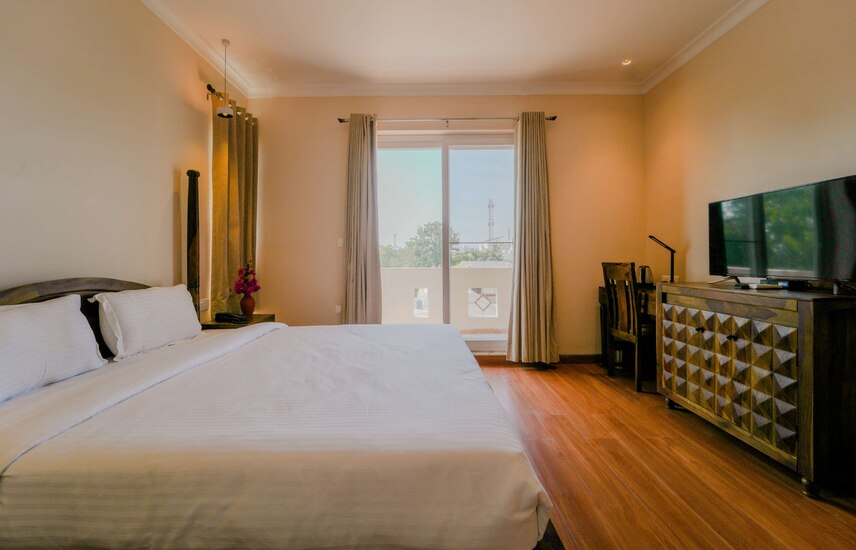 R41 Boutique Stays luxurious exterior and tranquil environment