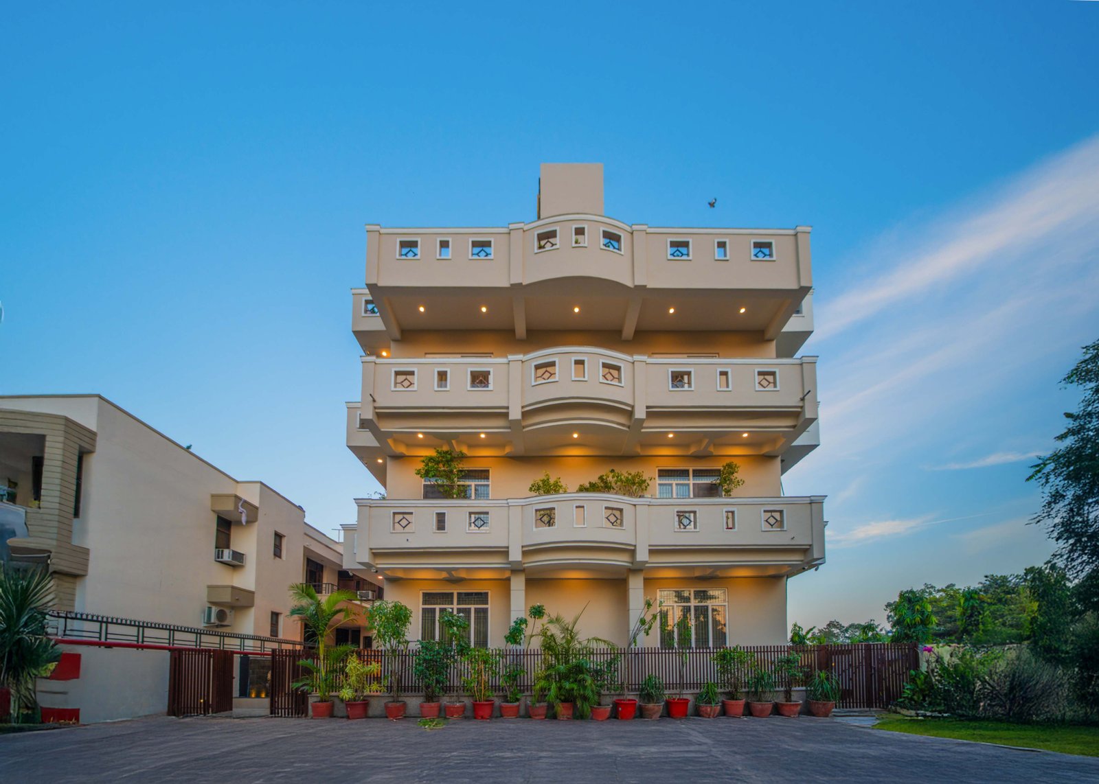 R41 Boutique Stays luxurious exterior and tranquil environment